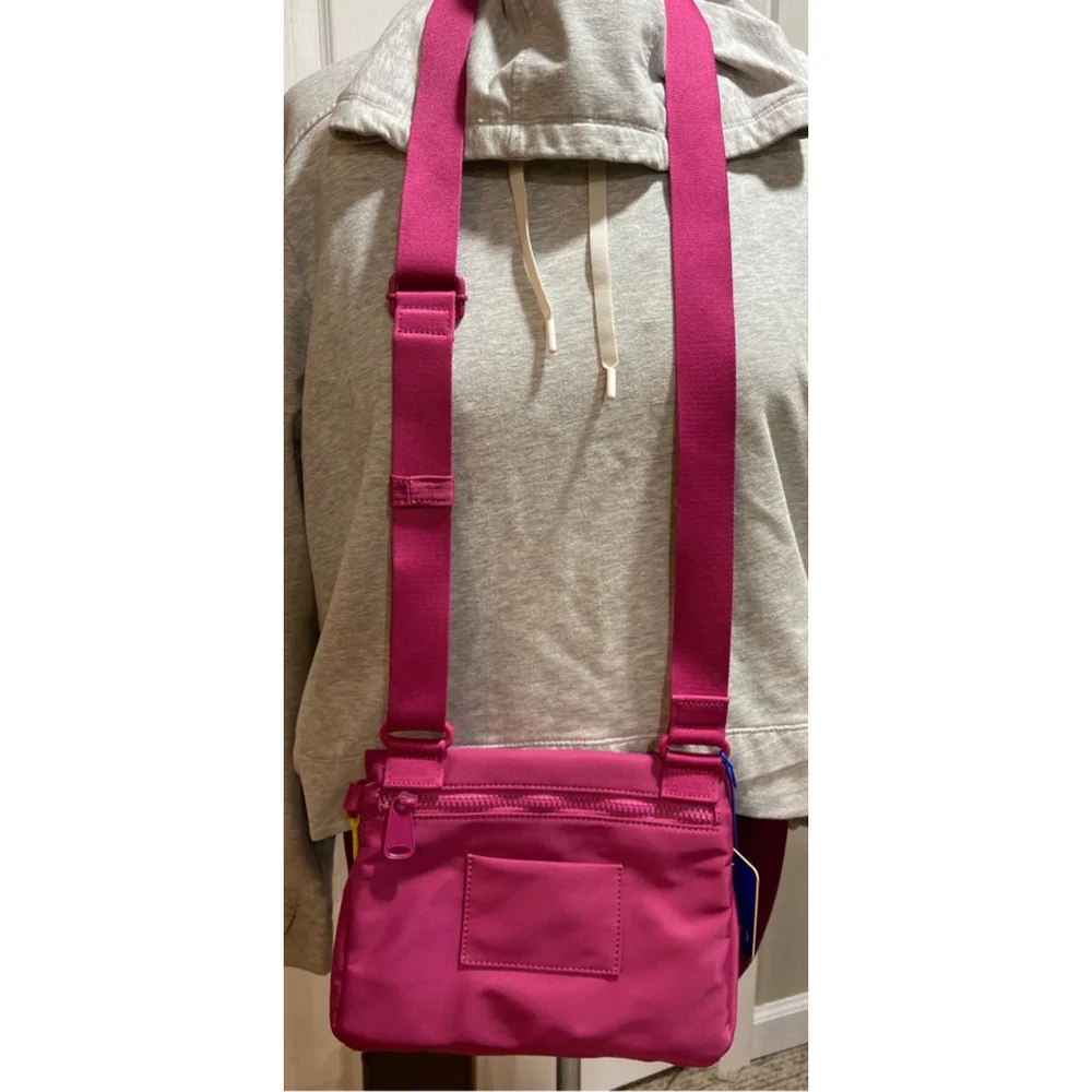 NWT Halo Crossbody bag – small – pink - multi pocket – adjustable‎ strap